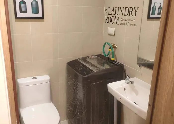 1br With Balcony Condotel In Moa Complex, Entertainment City, Near Naia, Free Wifi, Netflix * Manila
