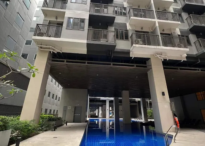 1br With Balcony Condotel In Moa Complex, Entertainment City, Near Naia, Free Wifi, Netflix