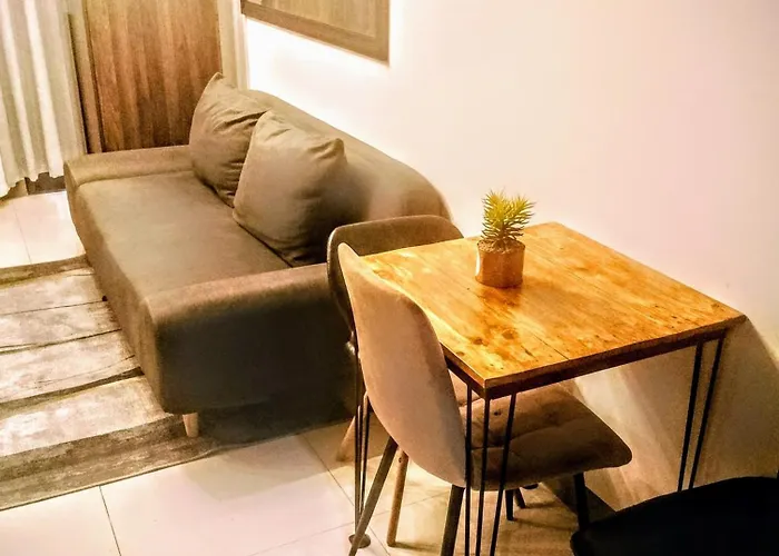 1br With Balcony Condotel In Moa Complex, Entertainment City, Near Naia, Free Wifi, Netflix *